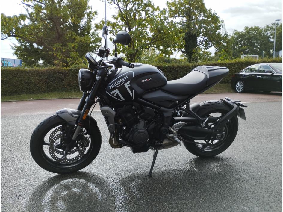 TRIUMPH TRIDENT 660 NOIR MAT FULL