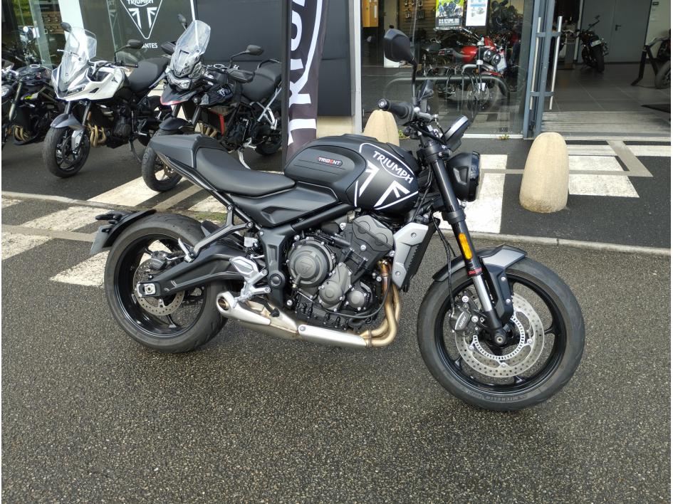 TRIUMPH TRIDENT 660 NOIR MAT FULL