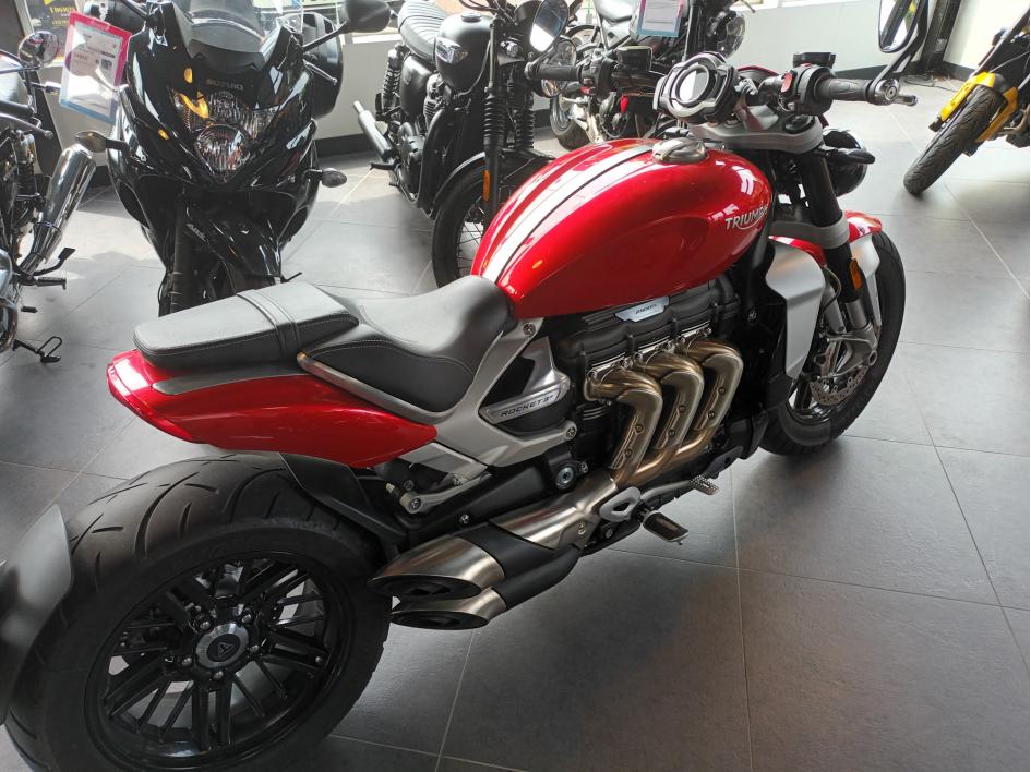 TRIUMPH ROCKET 3 R