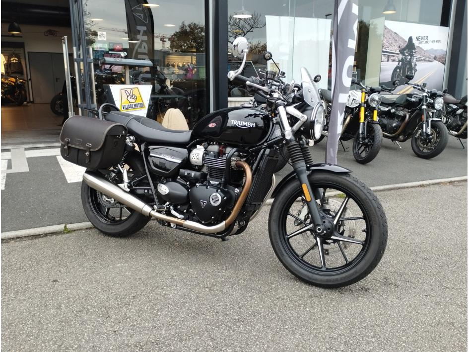 TRIUMPH STREET TWIN  900 NOIR bridable A2