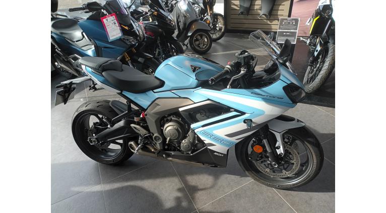 TRIUMPH 	DAYTONA 660