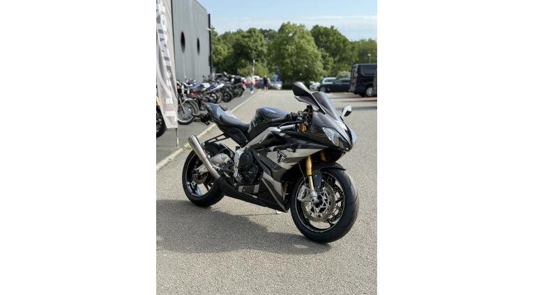 TRIUMPH DAYTONA 765 Moto 2