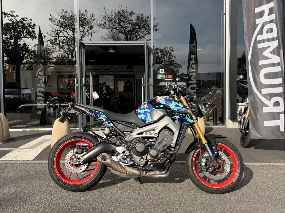 YAMAHA MT-09