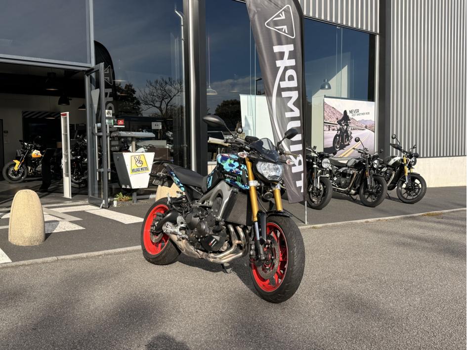 YAMAHA MT-09