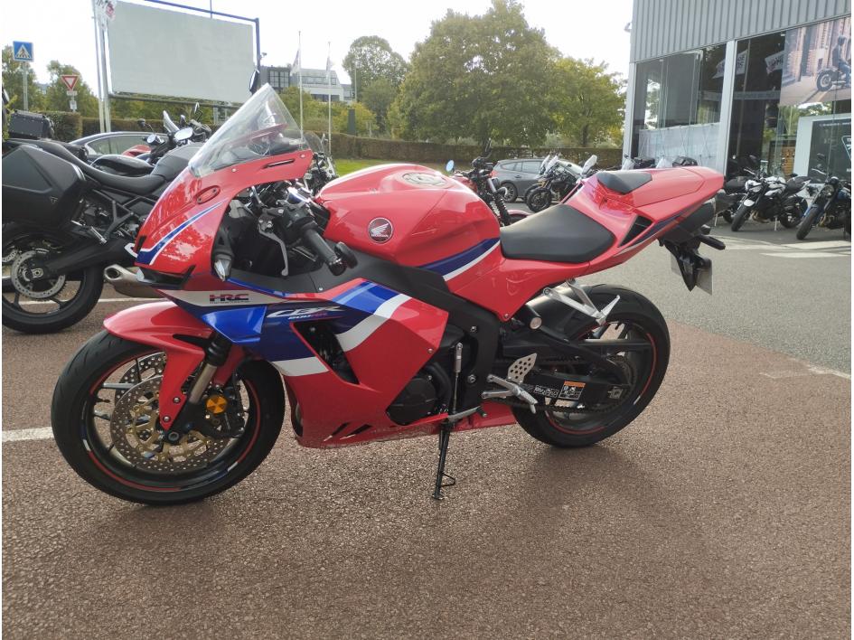 HONDA CBR 600 RR 2024