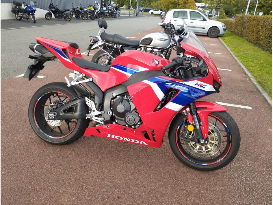 HONDA CBR 600 RR 2024