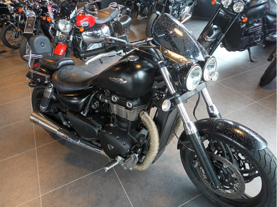 TRIUMPH THUNDERB. STORM