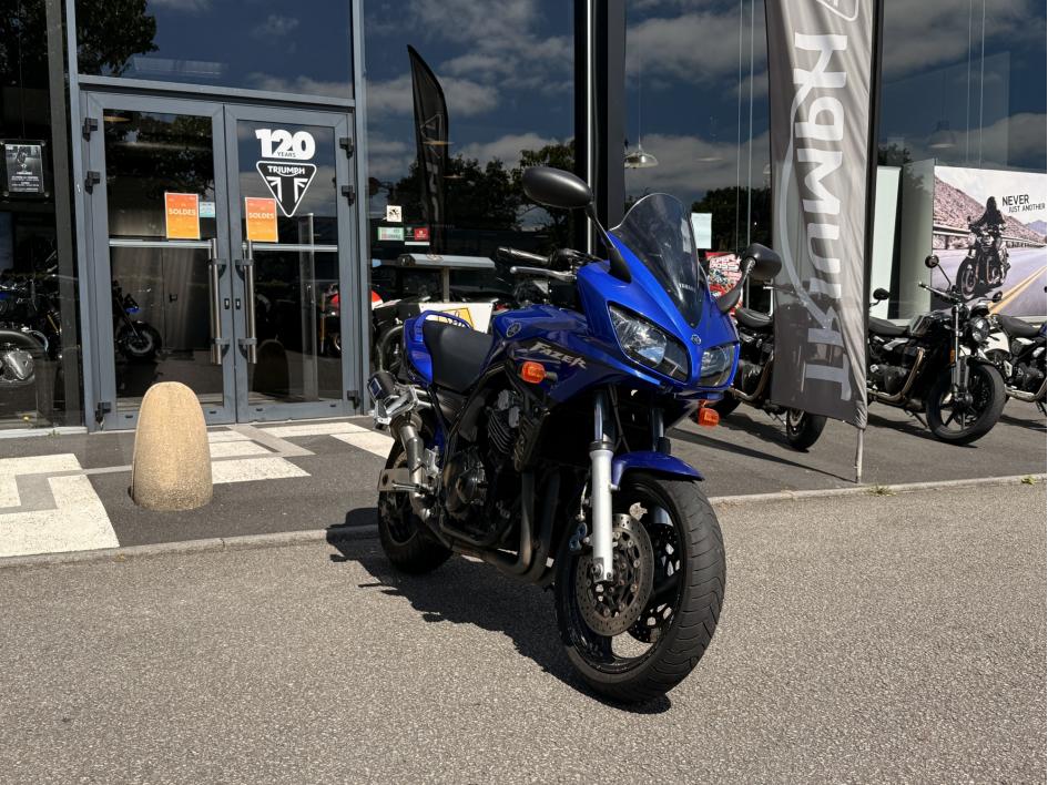 YAMAHA FZS FAZER 600