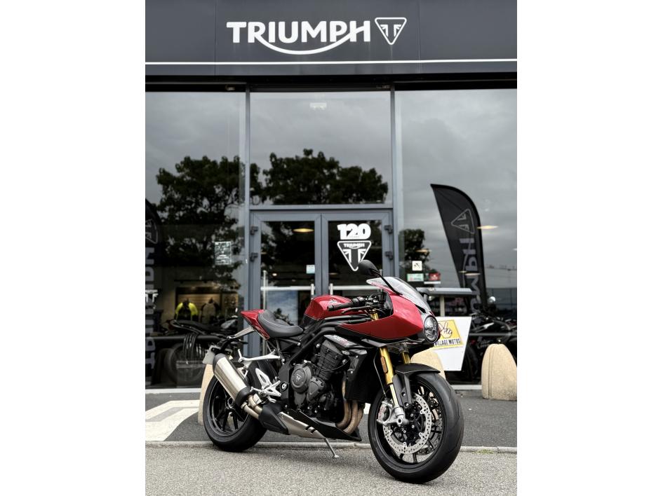 TRIUMPH SPEED TRIPLE 1200 RR